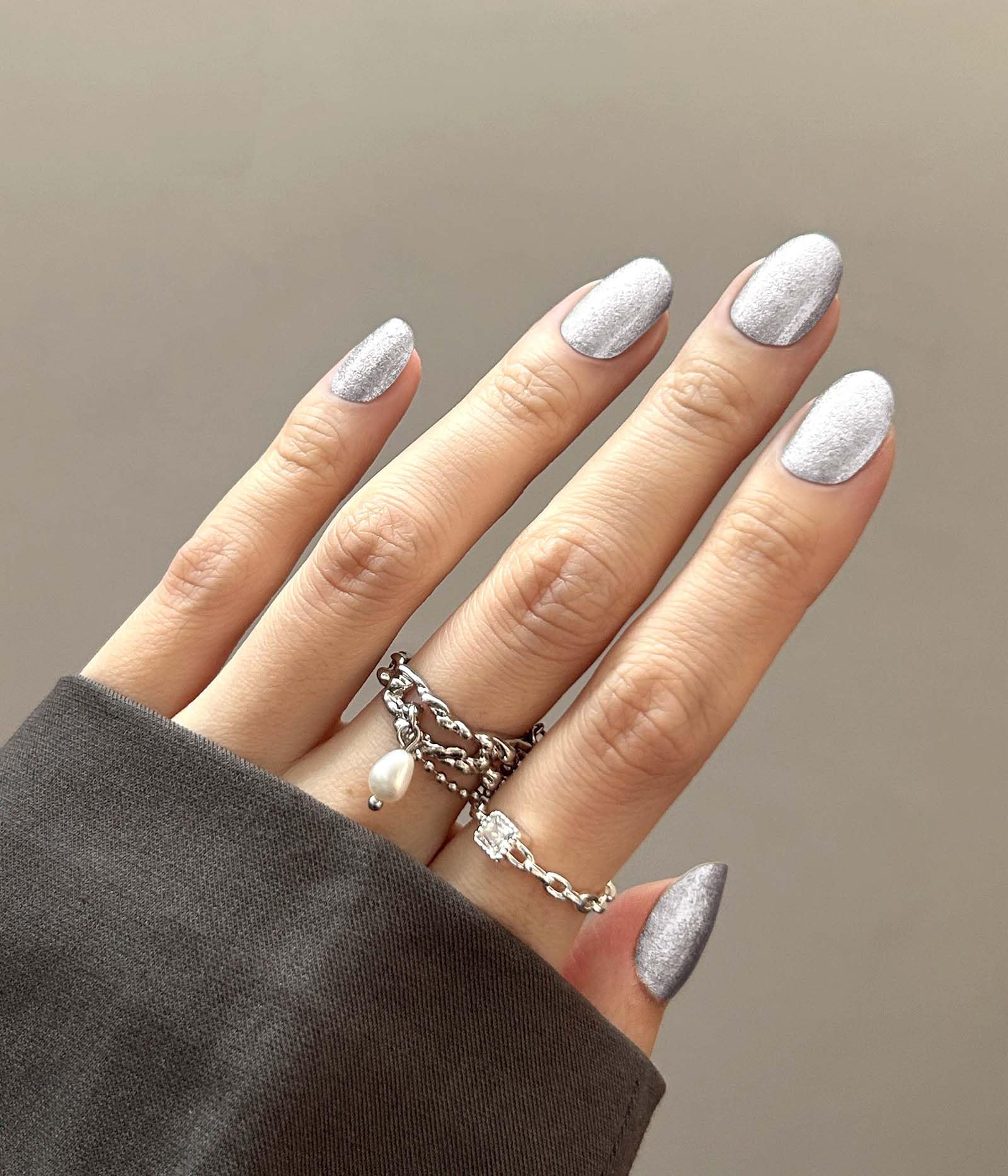 ruyeefam Nail Polish Strips – 22 Pcs Salon-Quality Gel Nail Wraps (Lunar Surface Light Grey)
