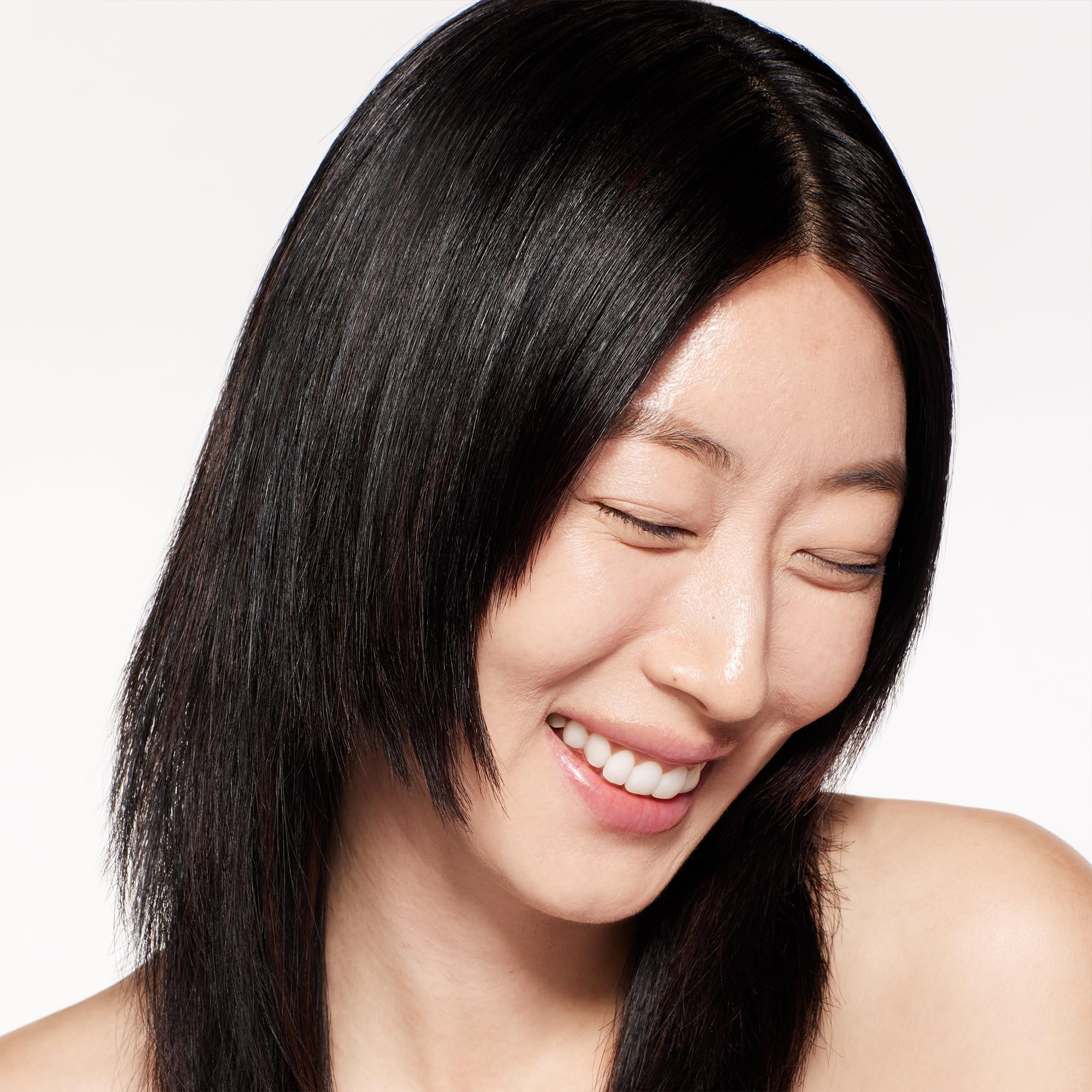 Shiseido RevitalEssence Skin Glow Foundation SPF 30 – Buildable Medium Coverage, 24‑Hr Hydration