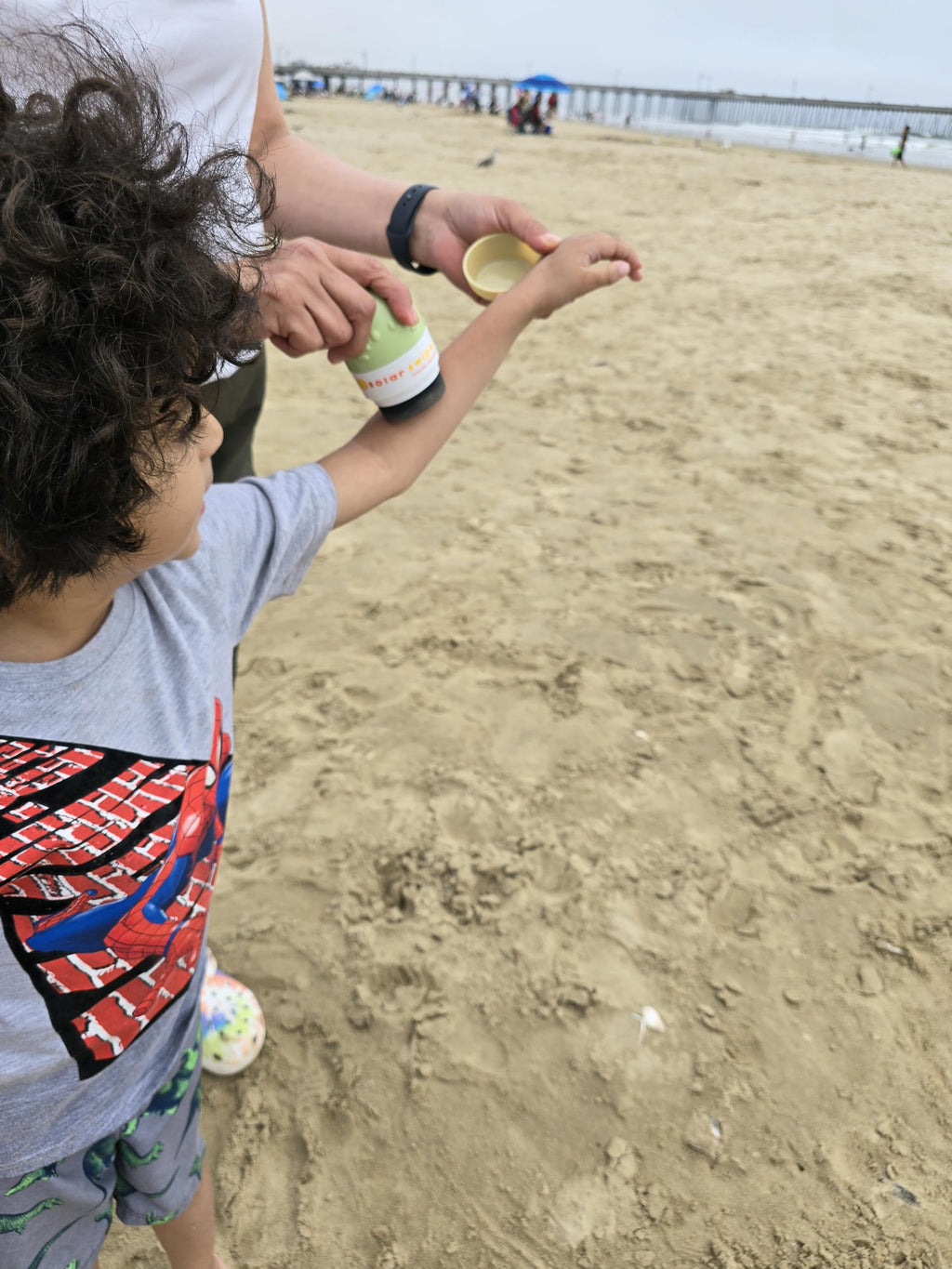 Solar Swipe Sunscreen Applicator – Portable, Refillable, Mess-Free for All Ages