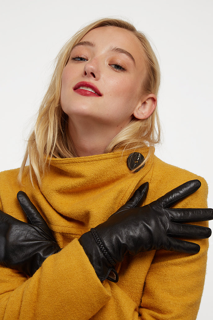 Tema Black Leather Touchphone Gloves.