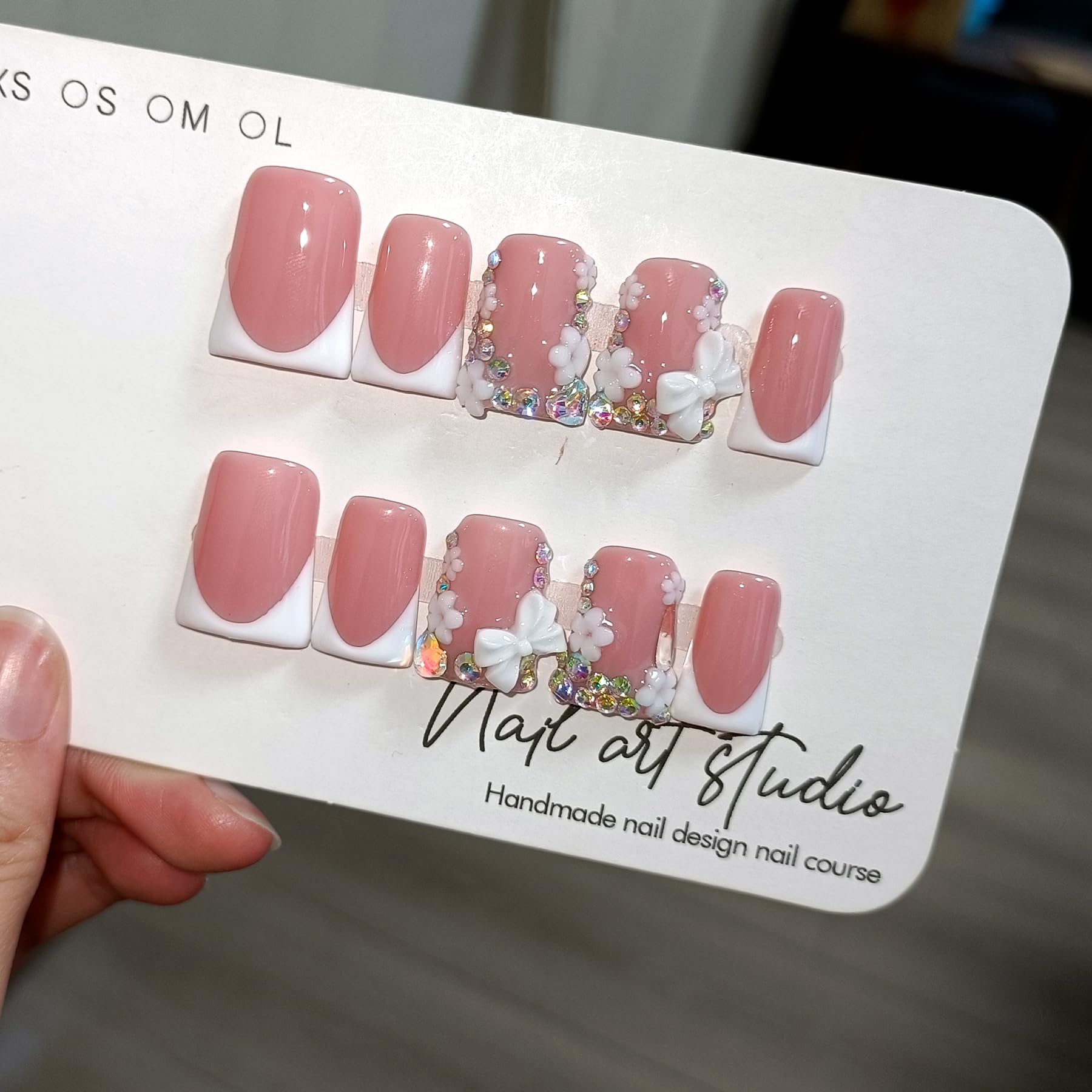 TENPAL Short Coffin Duckbill Press On Nails – White French Tip with Rhinestones & 3D Bow (10pcs)