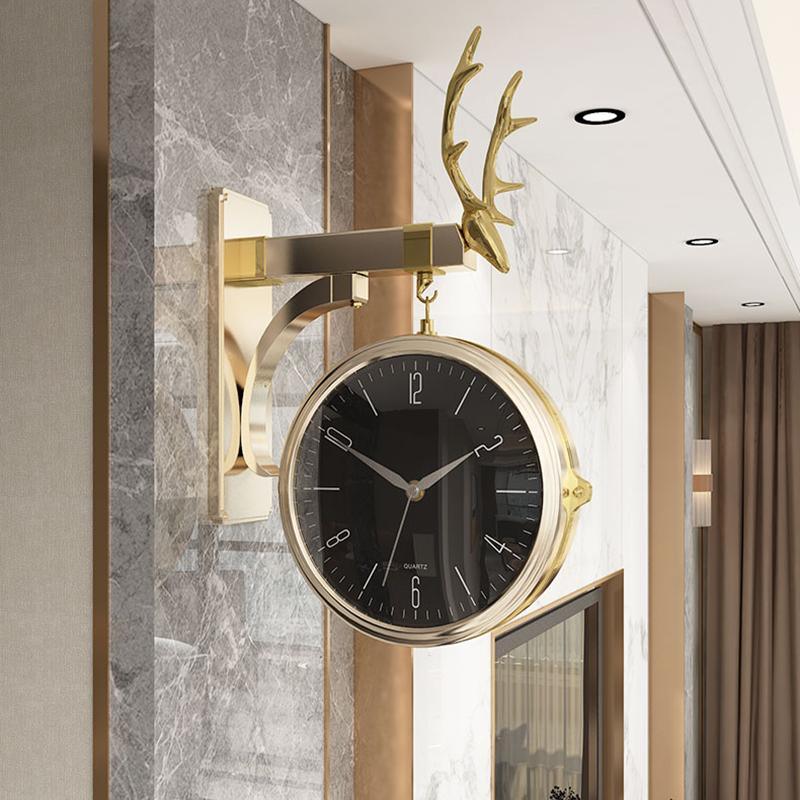 The Alley Clock, Gold Or Sliver