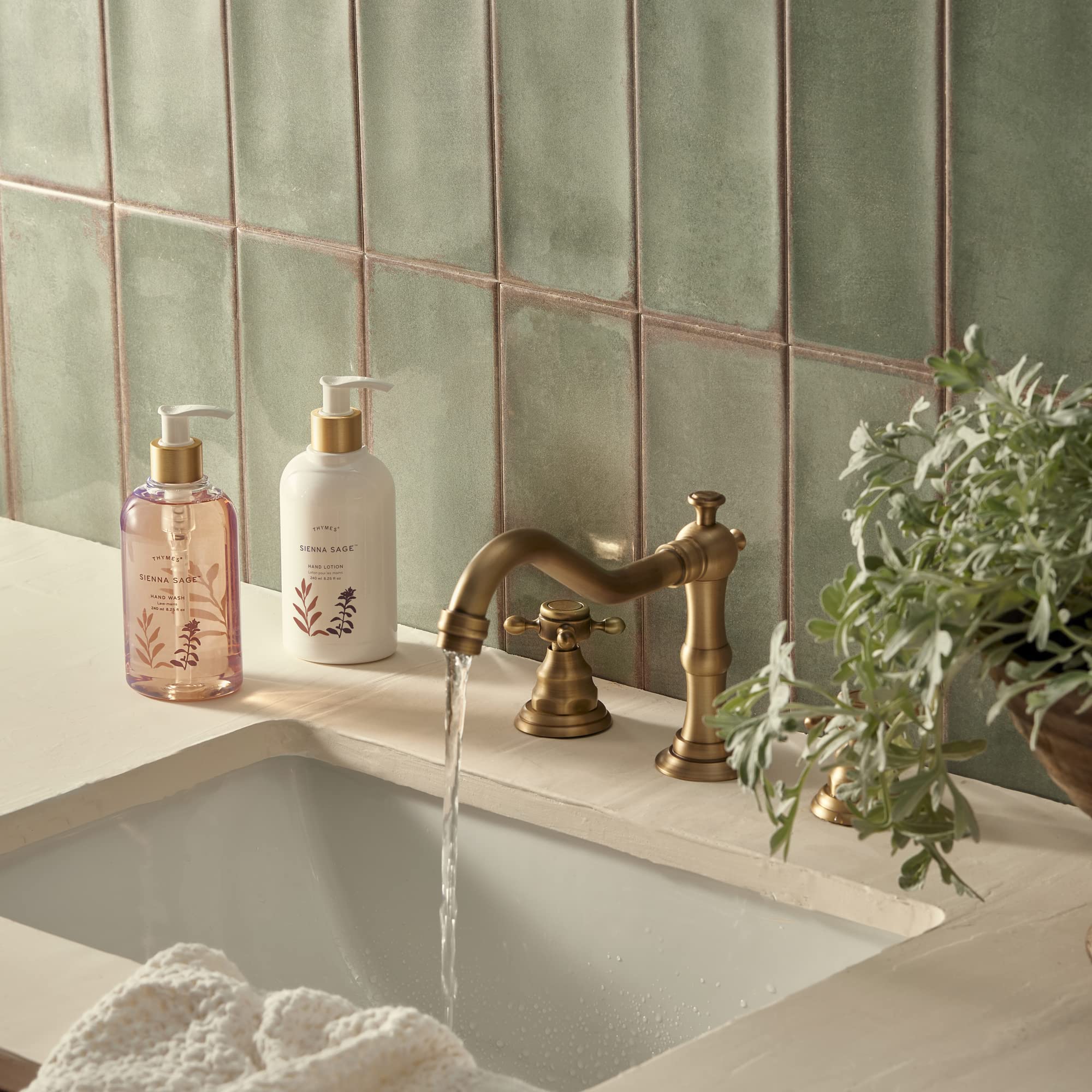 Thymes Moisturizing Hand Wash with Pump – Glycerin & Calendula, Siena Sage (8.25 oz)