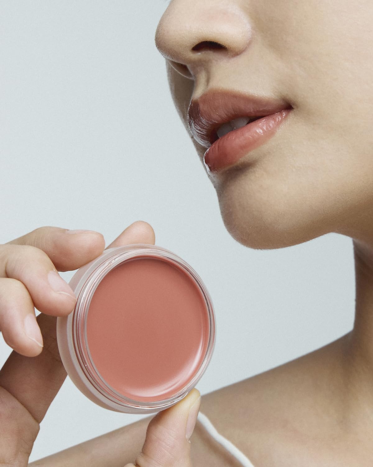 XOUL Ever Moist Lip Balm N01 – Shell Brush & Muted Pink Bubble Pouch